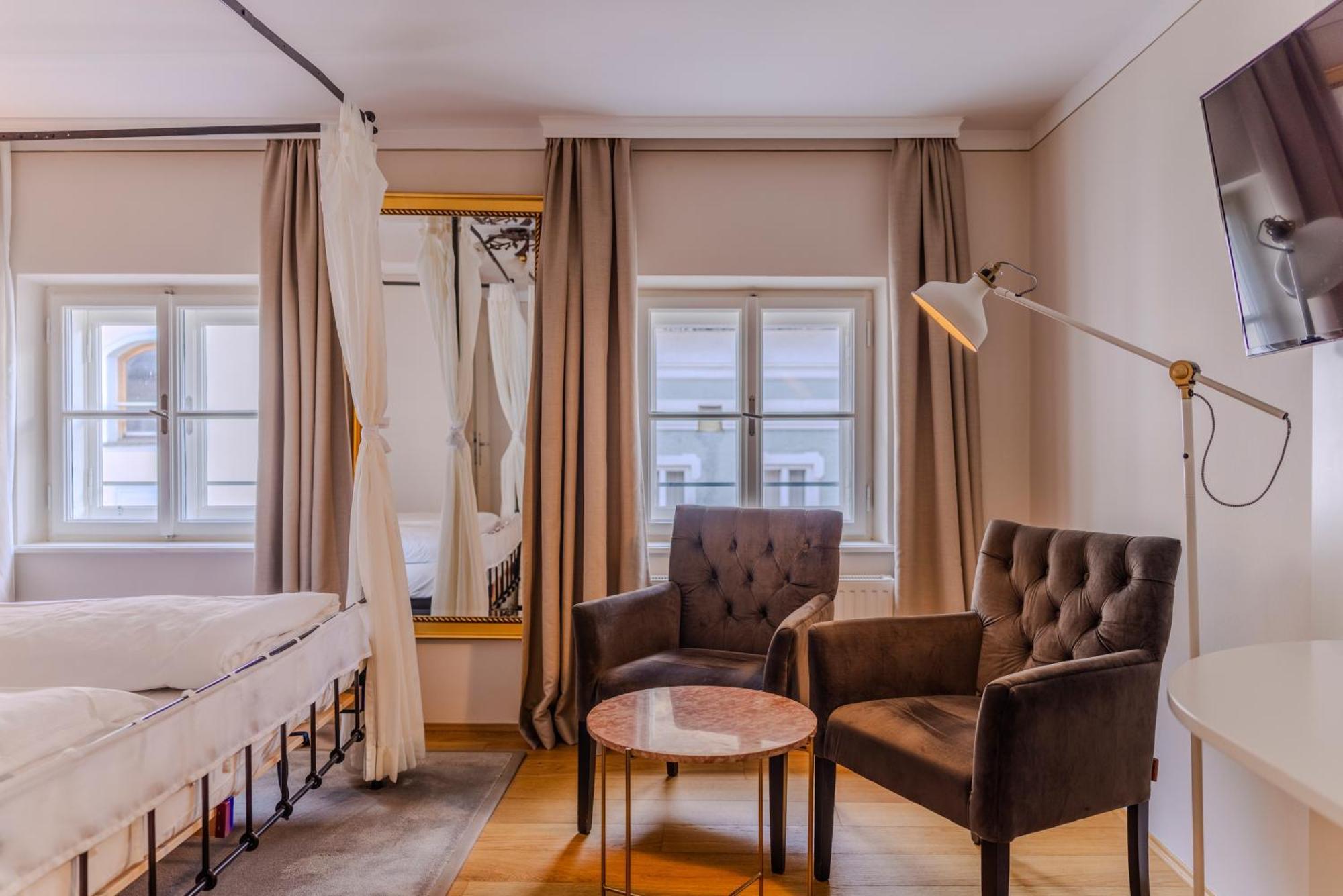 Double Room,1673926481:JPEG